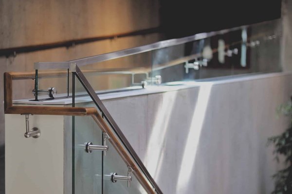 Garde-corps en inox pour escalier ou terrasse extérieure : profitez d'un équipement design